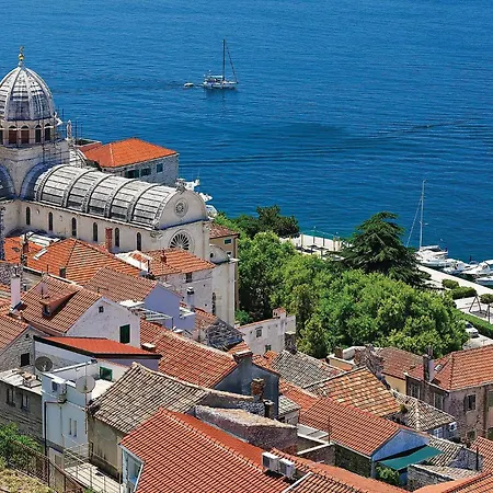 Two-bedroom In Grebaštica