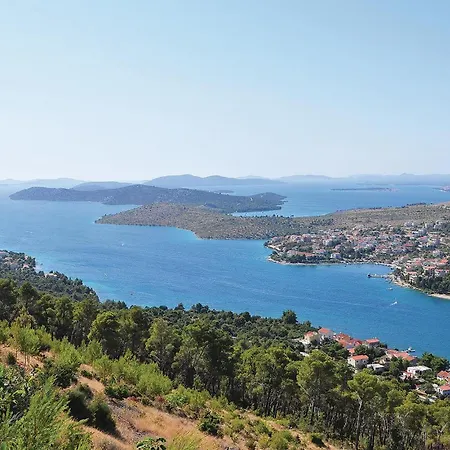 Two-bedroom In 아파트 *