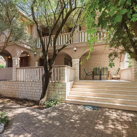 Two-bedroom In 아파트 Grebaštica