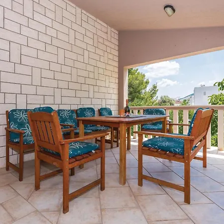 Two-bedroom In Appartement *