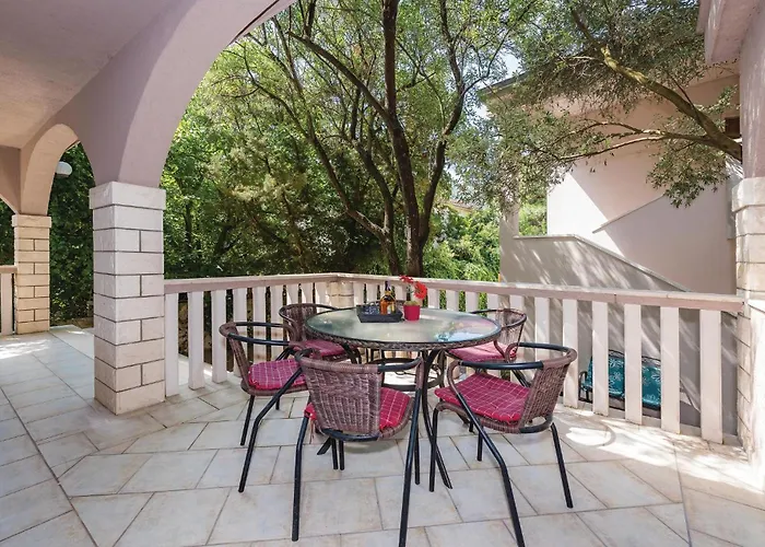 Apartman Two-bedroom In Grebastica