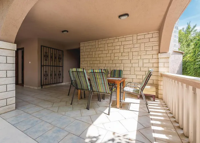 Apartman Two-bedroom In Grebastica